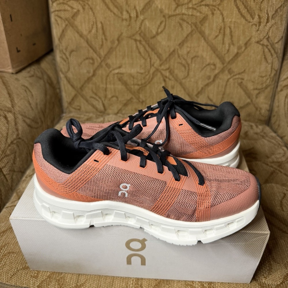 On Cloudgo Orange Black Men's 7 2E Wide Road Running Shoes Sneakers New - Picture 2 of 8